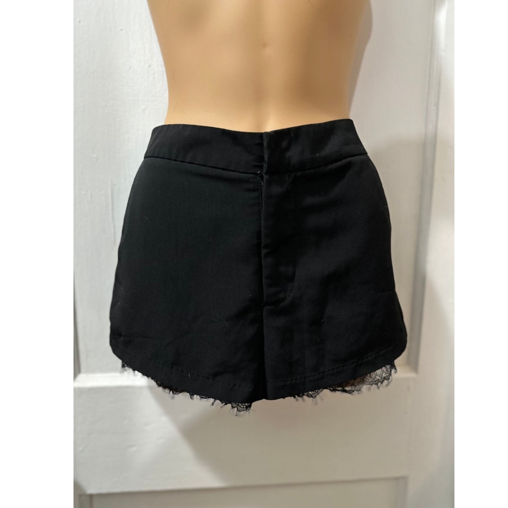 Forever 21 Women Shorts Medium Black Poly‎ Blend Pull On Lace Trim Regular Fit